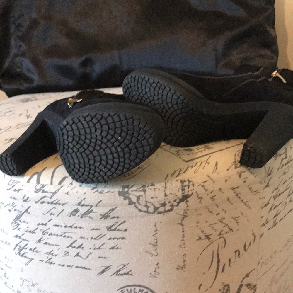 Accessories - Picture 6 of 6